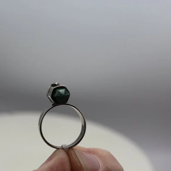 Vintage Malachite Sterling Silver Ring - Picture 4 of 6